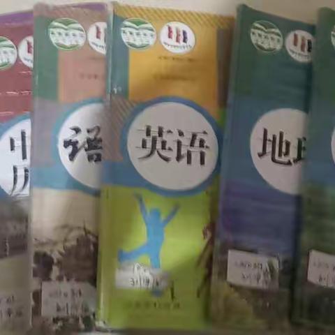 建元中学2210班刘宇辰