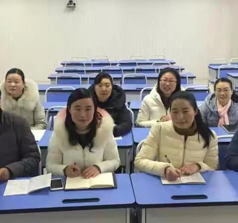共研共学求提升，互评互议促发展——城区一小英语组教研活动纪实