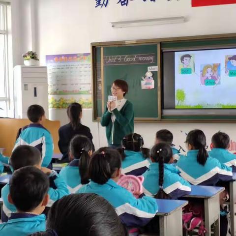 如切如磋共教研   齐头并进同成长——英语教研活动纪实