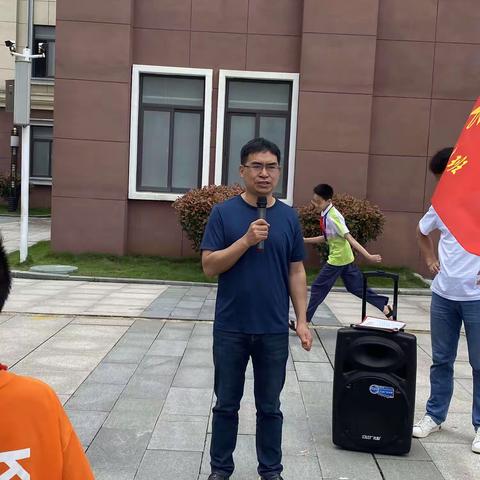 星光熠熠,硕果累累——华师实校六年级期中表彰大会