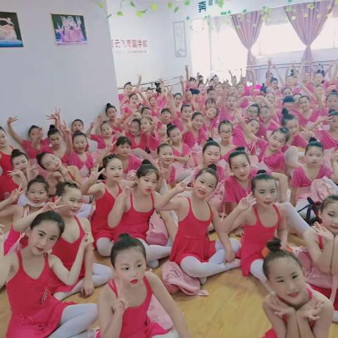 彩云飞舞蹈学校圆孩子的一个舞蹈梦！！2020彩云飞舞蹈学校舞蹈考级的一天及比赛演出