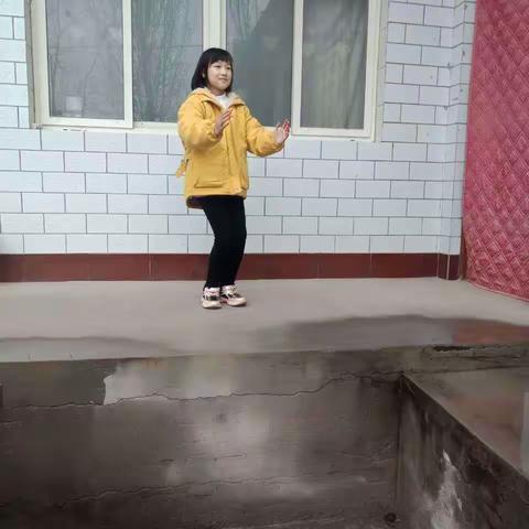 加强体育勤锻炼 居家健身战疫情，元固小学指导学生在家锻炼防疫