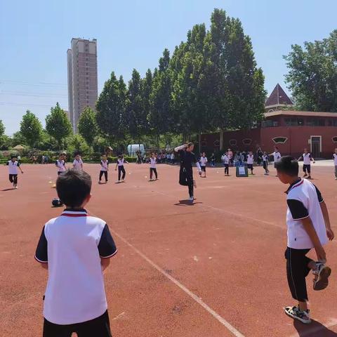 赛课磨砺促花开，体育教师展风采——圣城中学小学部赛课活动