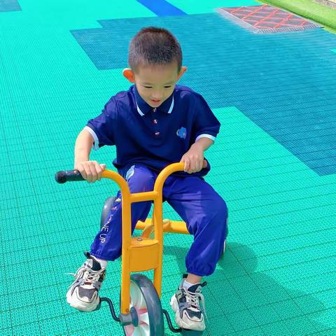 【哆啦A梦】宝华金街幼儿园🌈🌈 哆啦a梦班🍥🍥黄睿宝贝👦🏻