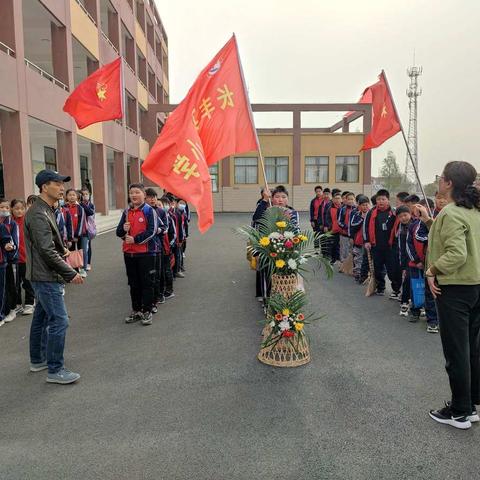 绿色祭扫烈士墓、红心向党好少年——记土山小学清明祭奠陈华文烈士活动