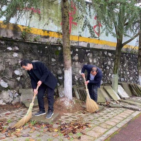 齐心协力共劳动，不忘初心更馨香