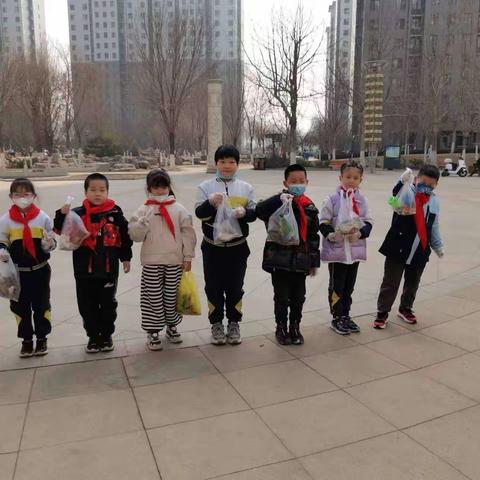 学习雷锋精神 传承红色基因 争做新时代好队员——橡树湾小学二五小队