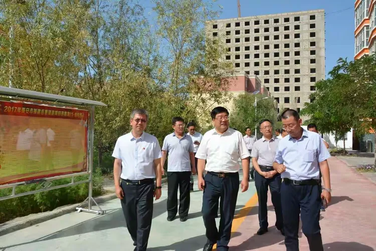 泰安市人大常委会副主任,宁阳县委书记刘学保不远万里进疆慰问泰安市