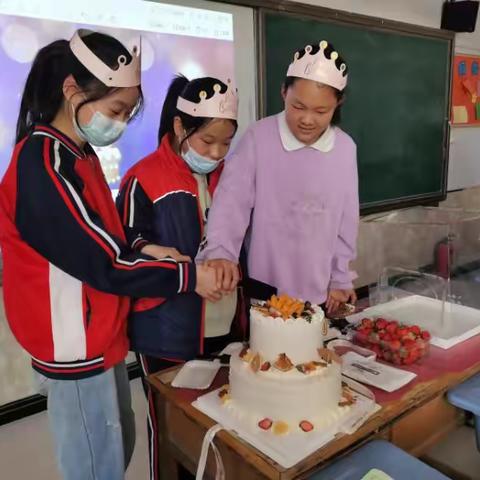 祝你们生日快乐！