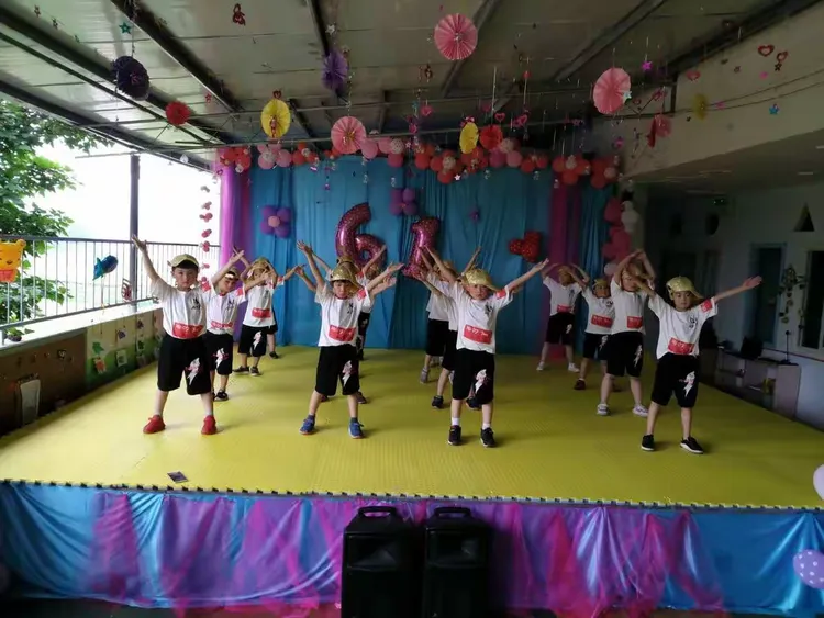 舞蹈:快乐崇拜。