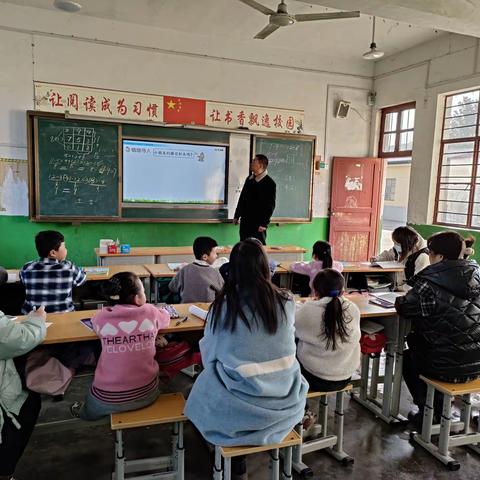 听课共交流，评课促成长——杨庄镇石灰窑小学听评课活动
