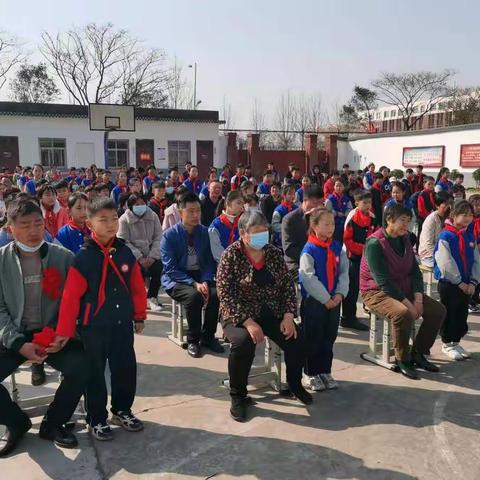 向着未来   我们扬帆起航——石灰窑小学2022年春季学期表彰大会