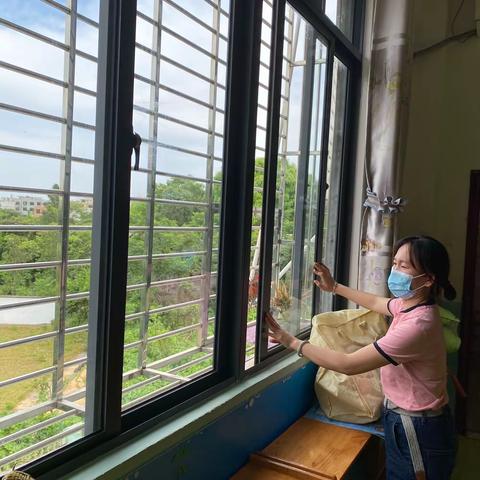 “用心开始，努力前行”—海口市龙桥镇中心幼儿园（文明分园大一班）每日2021年5月20日卫生消毒工作