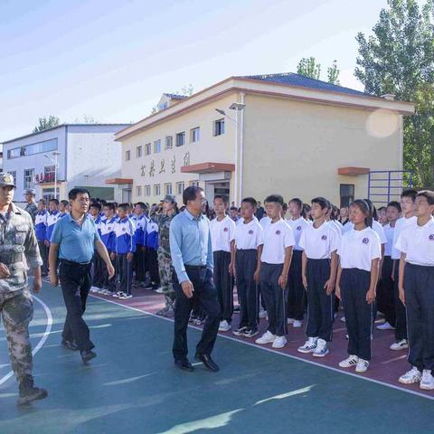 【青春挥洒汗水 军训磨砺意志】沁县实验中学举行2021级新生军训汇演暨开学典礼