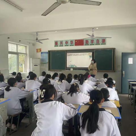 立足常规抓教学，规范管理促质量——孝南区教学常规大检查朱湖中学现场