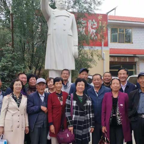 老同学再次重逢，愿我们的友谊地久天长