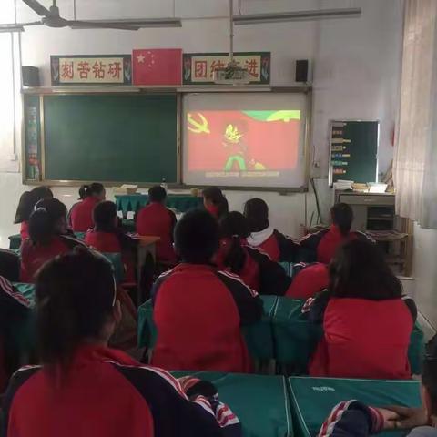 “学习雷锋好榜样，争做文明小学生”