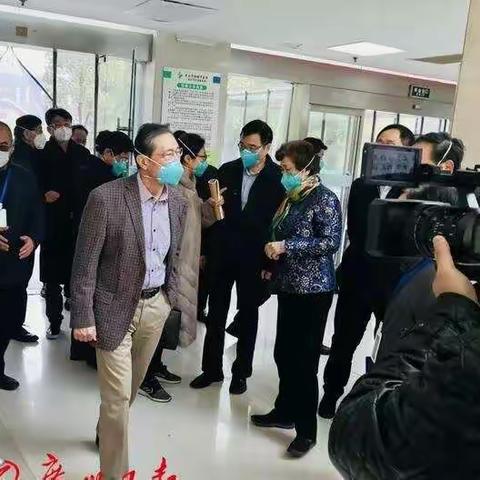 党旗泽稚弱 润得银杏圆–-–迁安特教疫情期间最美逆行者之荣军力