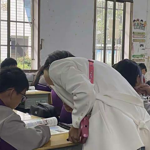 沙中快讯：听课观摩共学习，交流探讨促成长