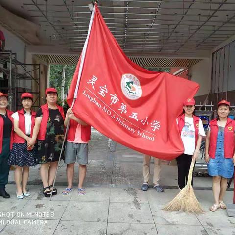 风雨无阻   洁城依旧