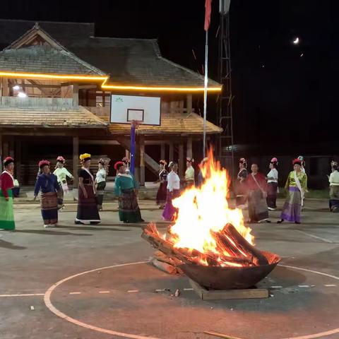 布朗族篝火晚会 庆祝景迈山古茶林世界遗产申遗成功