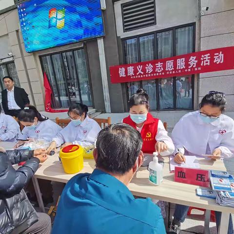 健康进社区  义诊暖人心