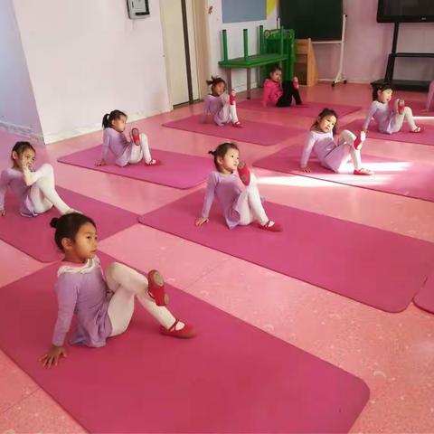 心连心幼儿园特色舞蹈课程