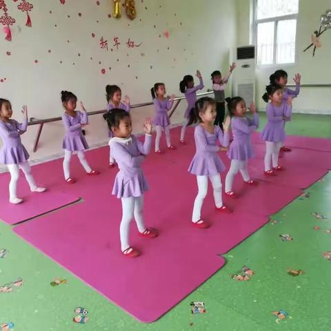 心连心幼儿园特色舞蹈课程