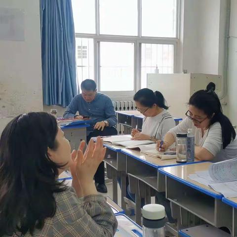 初夏新雨中，研讨促教学——记高一语文备课组会