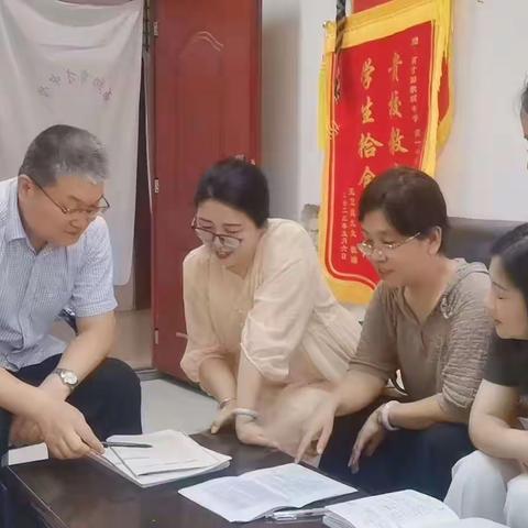 善始善终迎期末，群策群力促复习——记高一语文组备课会