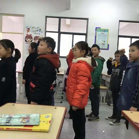 与书相约，徜徉书海    淮滨县实验是小学2.6班大手拉小手读书活动小记