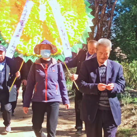 洱源县茈碧湖镇玉湖社区离退休老干第一支部清悼尹道生老党员