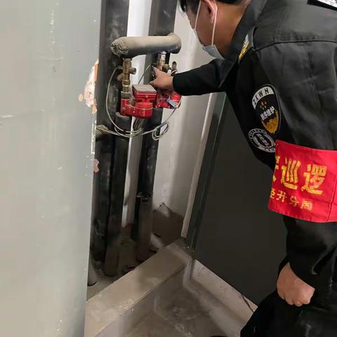 世纪花园管理处开展供暖试水工作，确保设备正常运转
