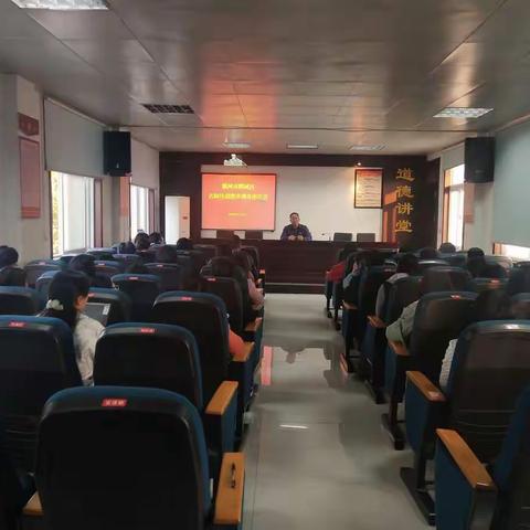 师训股搭建平台                                                          名师新秀共成长