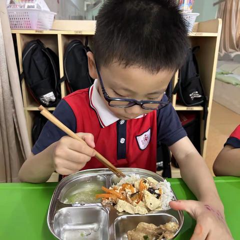 【以爱相伴，见证成长】冰塘幼儿园大四班郭子瑞宝贝第二学期在园成长记录