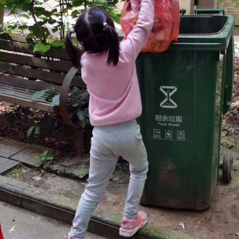李梓菡数学实践活动—认识人民币