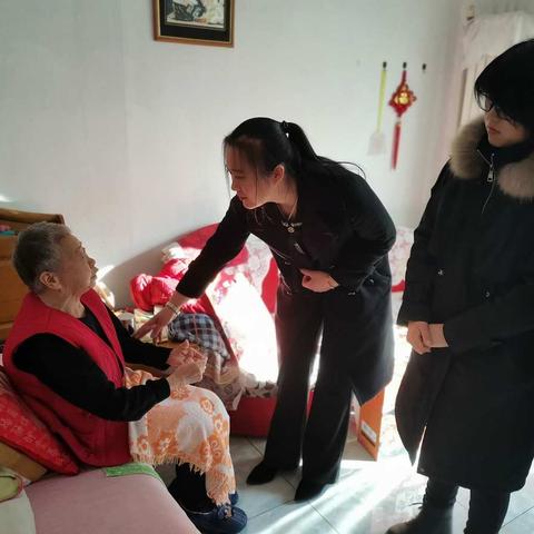 不忘初心   情系贫困户  慰问暖人心