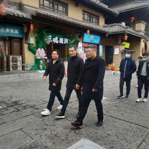 强化巡查督导 保障市容环境秩序