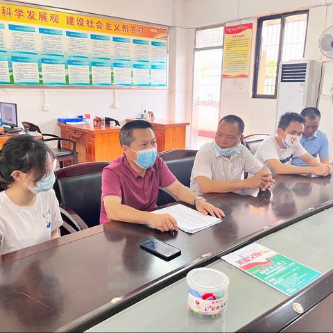 区政府办持续深入挂点村委会，协助村委会发力推动60岁以上老人新冠疫苗接种工作