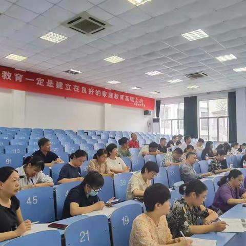 互动研讨   共促发展                                       ——记赤城中学与北城中学社政学科校际交流活动