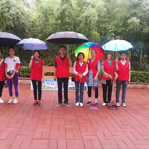 情深深，雨蒙蒙，志愿者的马甲还是这么红