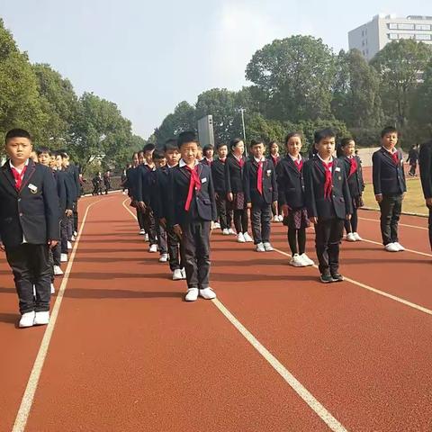 爱国爱校，从小事做起