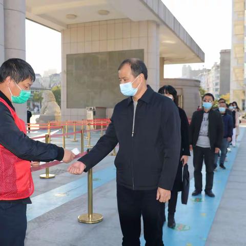 以练筑防——广信区第七中学开展疫情防控应急演练活动