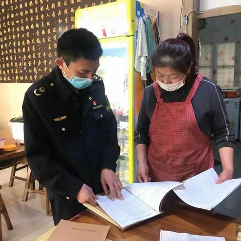 平阴县市场监督管理局榆山一所对校园周边餐饮单位进行专项检查