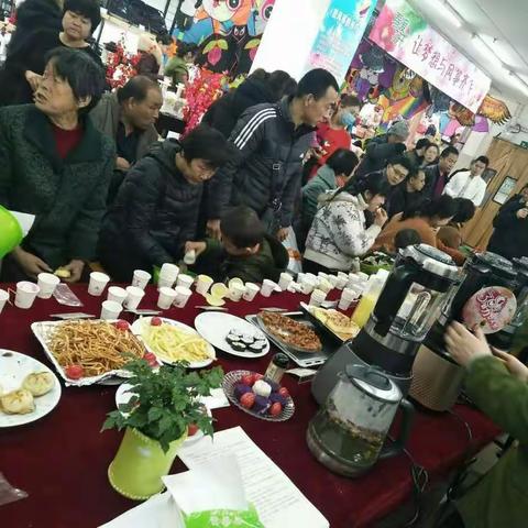桓台信誉楼一楼家电区域举行了春季美食交流会，春季养生食谱给大家