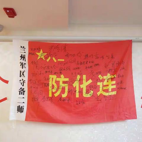 2018年7月和老严去兰卅和战友四十年聚会留念