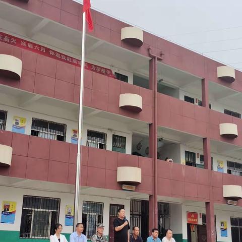 强少年骨，铸少年魂，扬青春帆——水寨一中七五班学习拓展训练风采