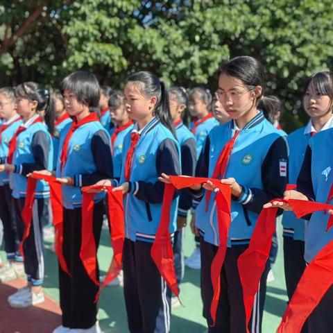 喜迎二十大争当新时代好队员——福州市潭园小学建队日主题活动简报