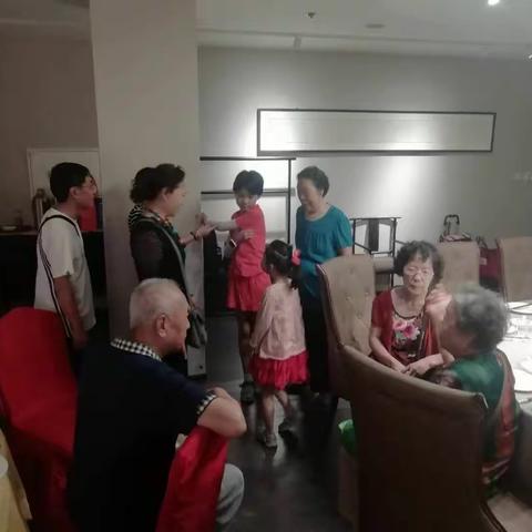 我们是相亲相爱的一家人