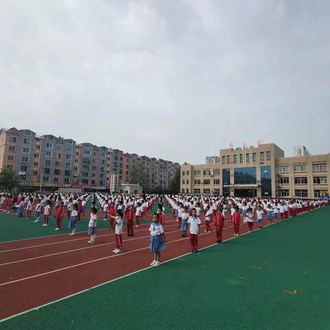 尊师乐学，感念师恩——教师节主题升旗仪式